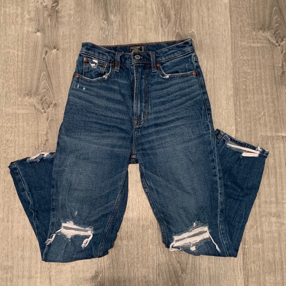 STRAIGHT JEANS
